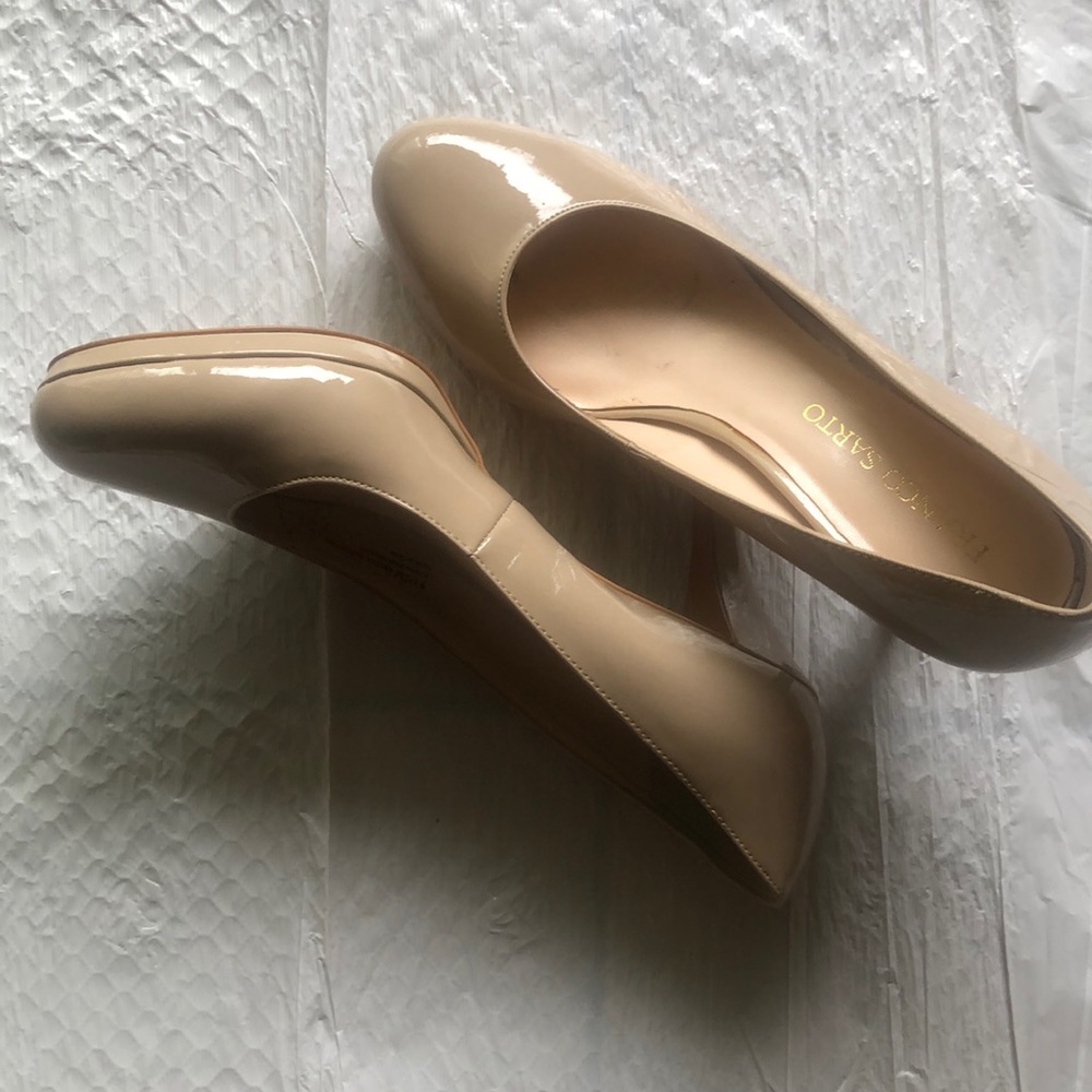 Beautiful Patent, Tan color  pumps by Franco Sarto, size 91/2, Women’s